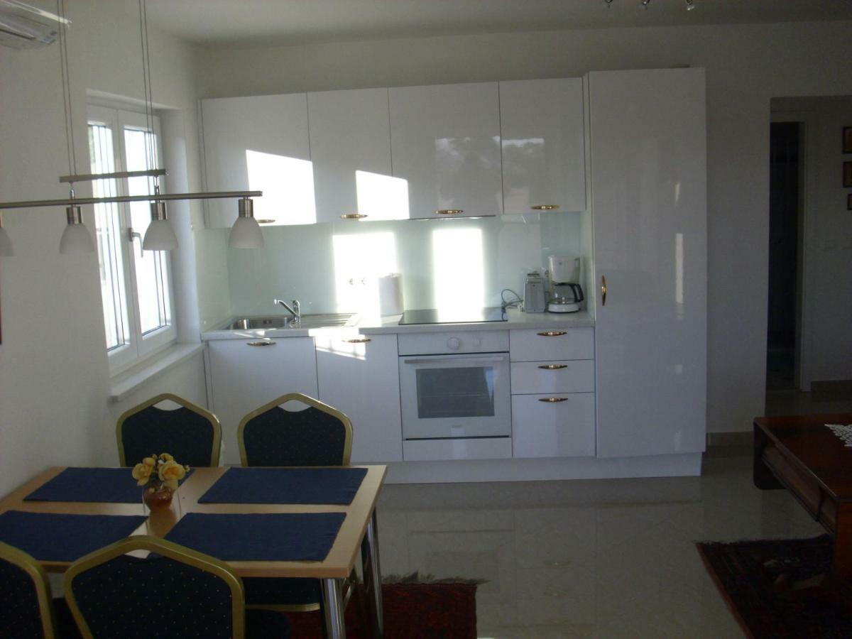 Open Hus Apartment Krvavica Exterior foto